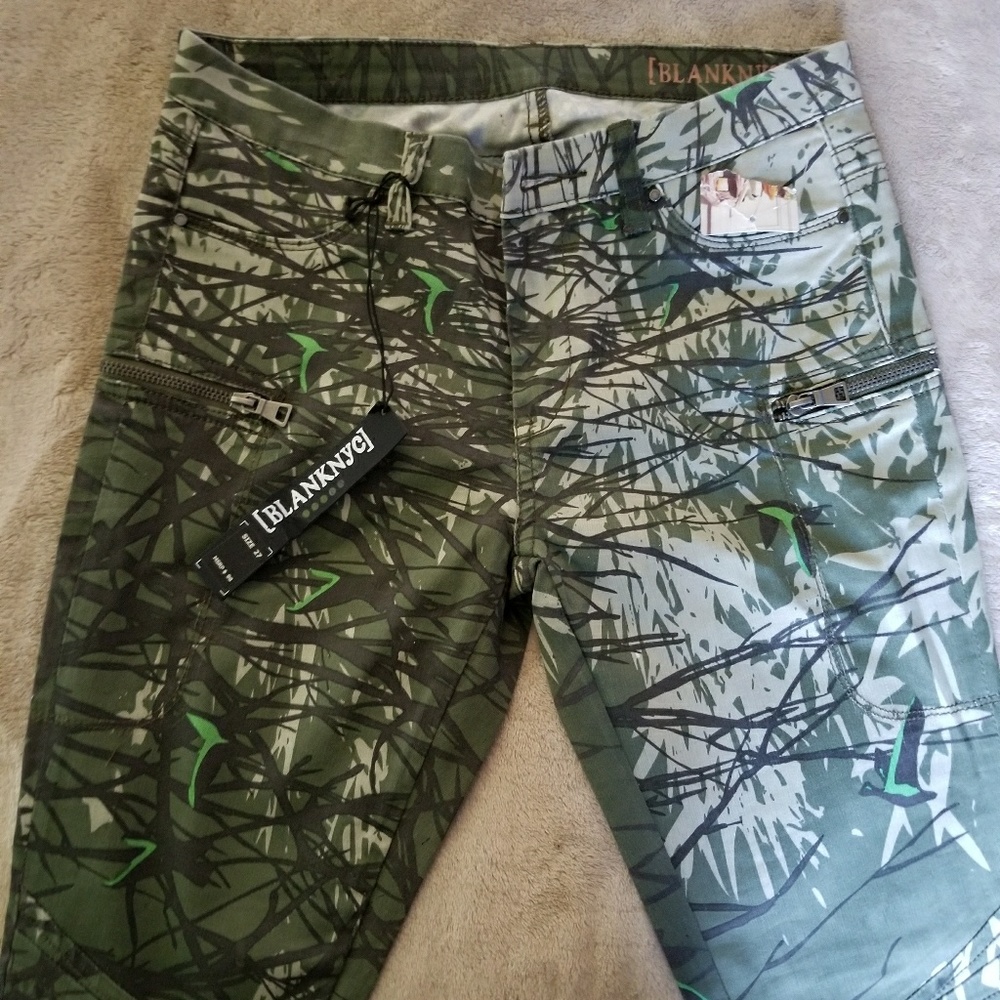 ***BLANKNYC CAMO MOTO SKINNY PANT JEANS***